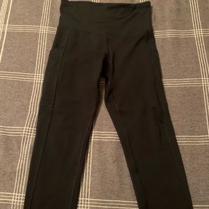 Black crop leggings